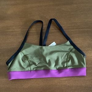 🆕 lululemon Rise & Run Sports Bra 🆕